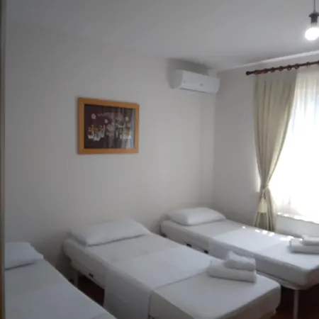 Tahiri 2 Apartmán Golem (Tirana)