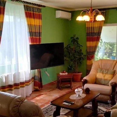 Apartment Tahiri 2 *